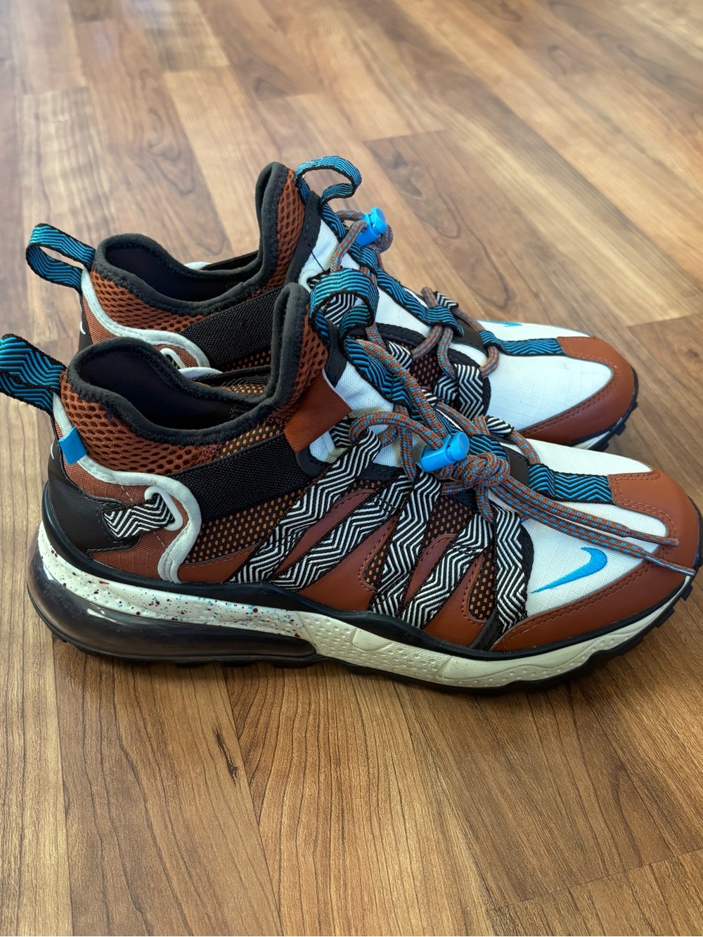 Nike Air Max 270 Bowfin sneakers in the "Dark Russet" Colorway Size 6.5